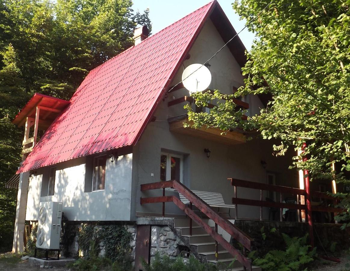 Casa De Oaspeti Boga Pietroasa  Exterior photo